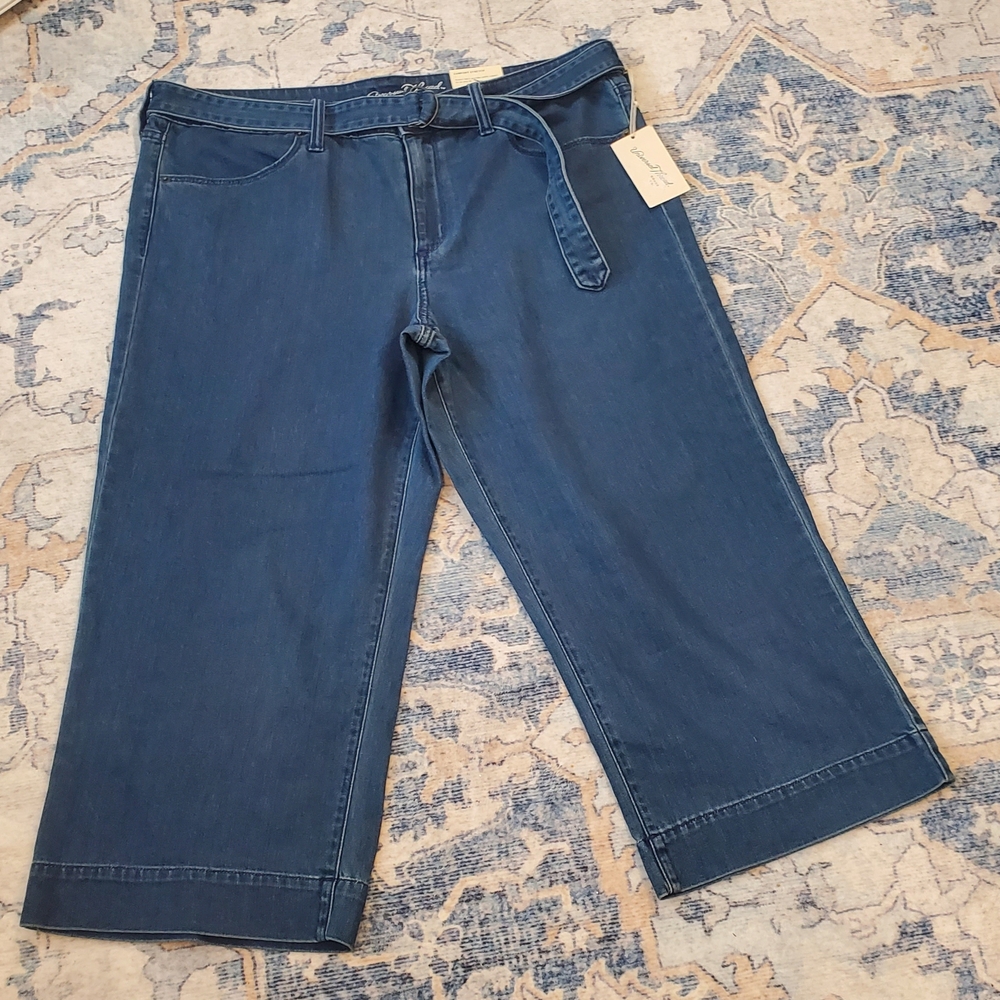 Universal Thread Women's Dark Blue Cropped Jeans with Self-Tie Belt